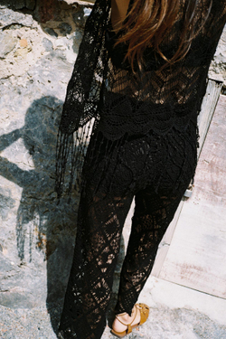 ZARA ЖИЛЕТ ИЗ КРУЖЕВА КРОШЕ С БАХРОМОЙ, ЧЕРНЫЙ