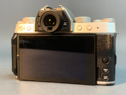 FujiFilm X-T200