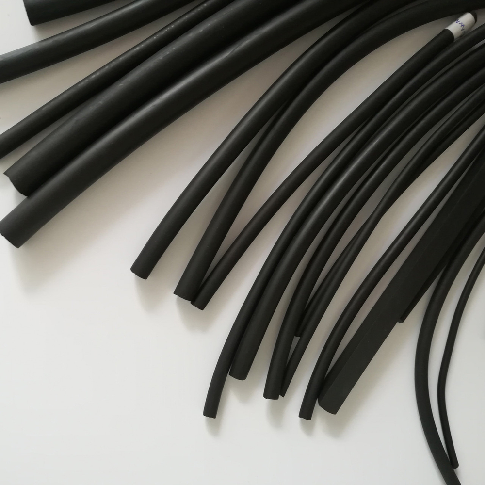 678208389_w640_h640_shnur-rezinovyj-4s