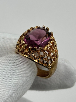 Кольцо с фиолетовым кристаллом
