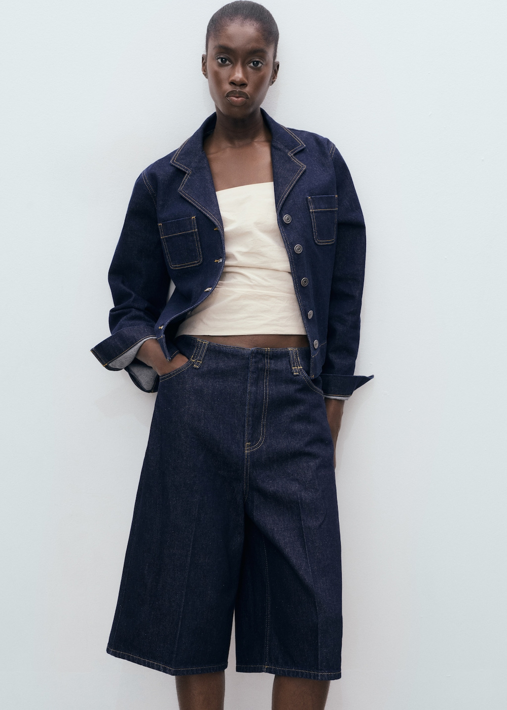 Джинсовые бермуды со средней посадкой