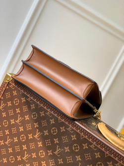Louis Vuitton Dauphine MM