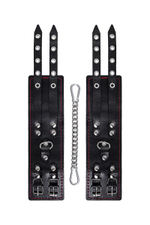 Черные кожаные оковы с двумя ремнями и контрастной строчкой