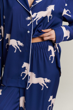 Костюм двойка с лошадьми - S размер