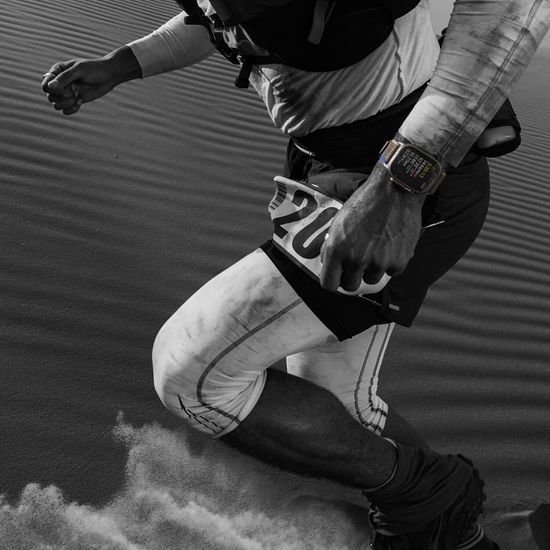 Apple Watch Ultra GPS + Cellular, 49 мм, корпус из титана, ремешок Alpine оранжевого цвета, размер L