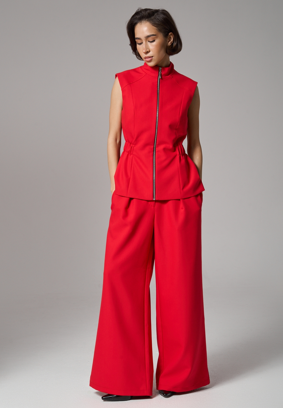 Жилет на молнии красный