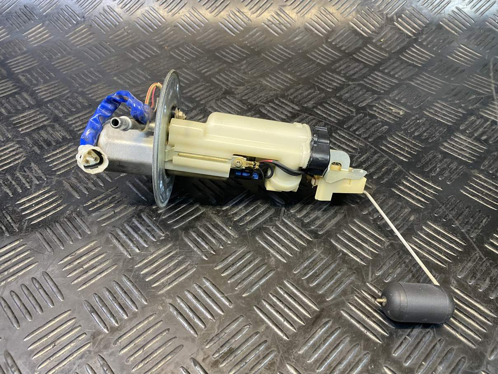 Насос топливный Suzuki GSR400 (GK7DA)