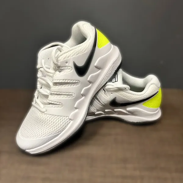 Встречайте новинку для юных чемпионов — детские кроссовки NIKE VAPOR X JUNIOR!