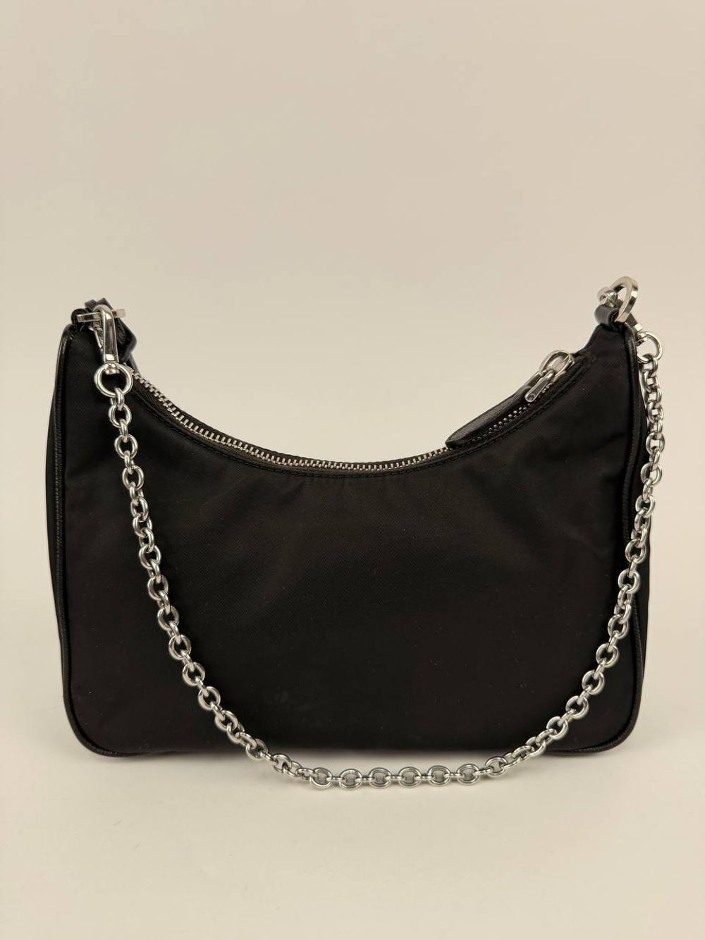 Сумка Prada Re-Edition