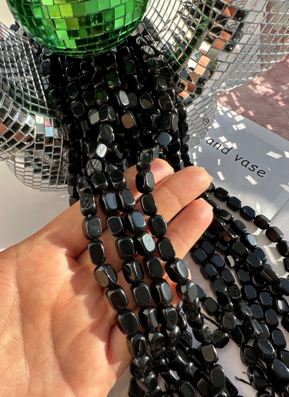 Нить бусин из обсидиана 6-7мм (галтовка)