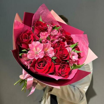 Букет "Марселан" (альстромерия, роза красная)