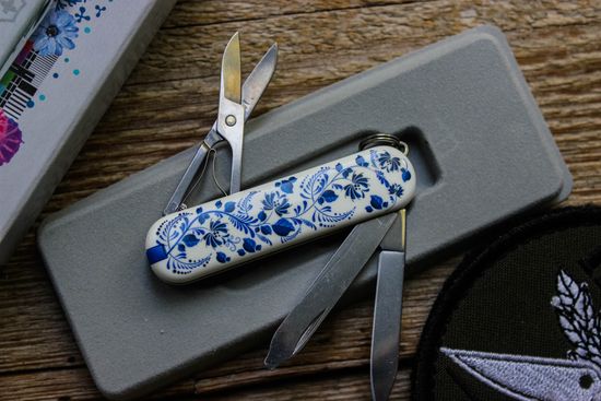 Victorinox 0.6223.L2110 Porcelain Elegance