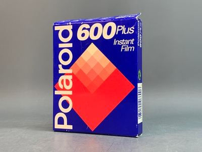 Polaroid 600 Plus Instant Film истек срок годности