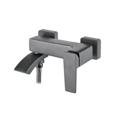 смеситель ванна LEDEME с коротким поворотным изливом L3178U