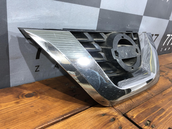 Решетка радиатора Nissan Juke (YF15) 14-19 Б/У Оригинал 62072BV80A