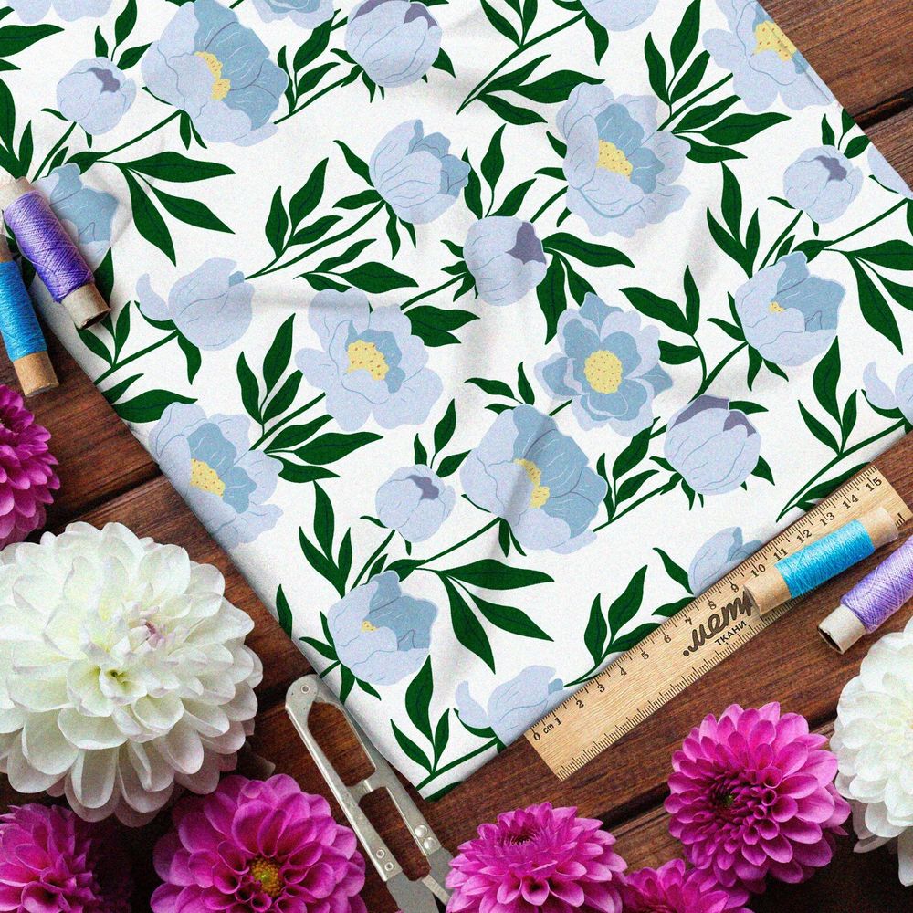 Ткань шелк Армани бледные голубые цветы с тёмно-зелёными листьями