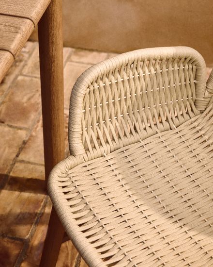 Уличный стул Alipa из акации и веревки цвета экрю