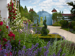 Gardens in my life. Arabella Lennox-Boyd