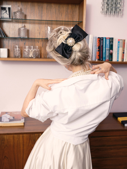 Заколка-бант, круг с жемчугом