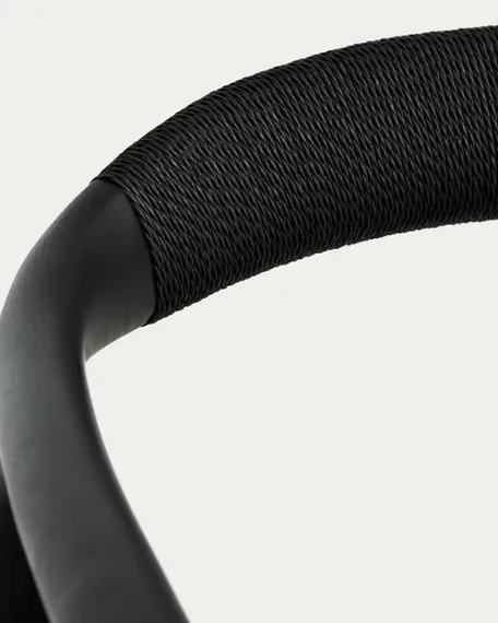 Кресло уличное Derile из дуба и веревки с черной отделкой