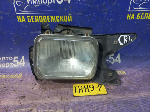 Фара передняя правая TOYOTA HIACE 1994