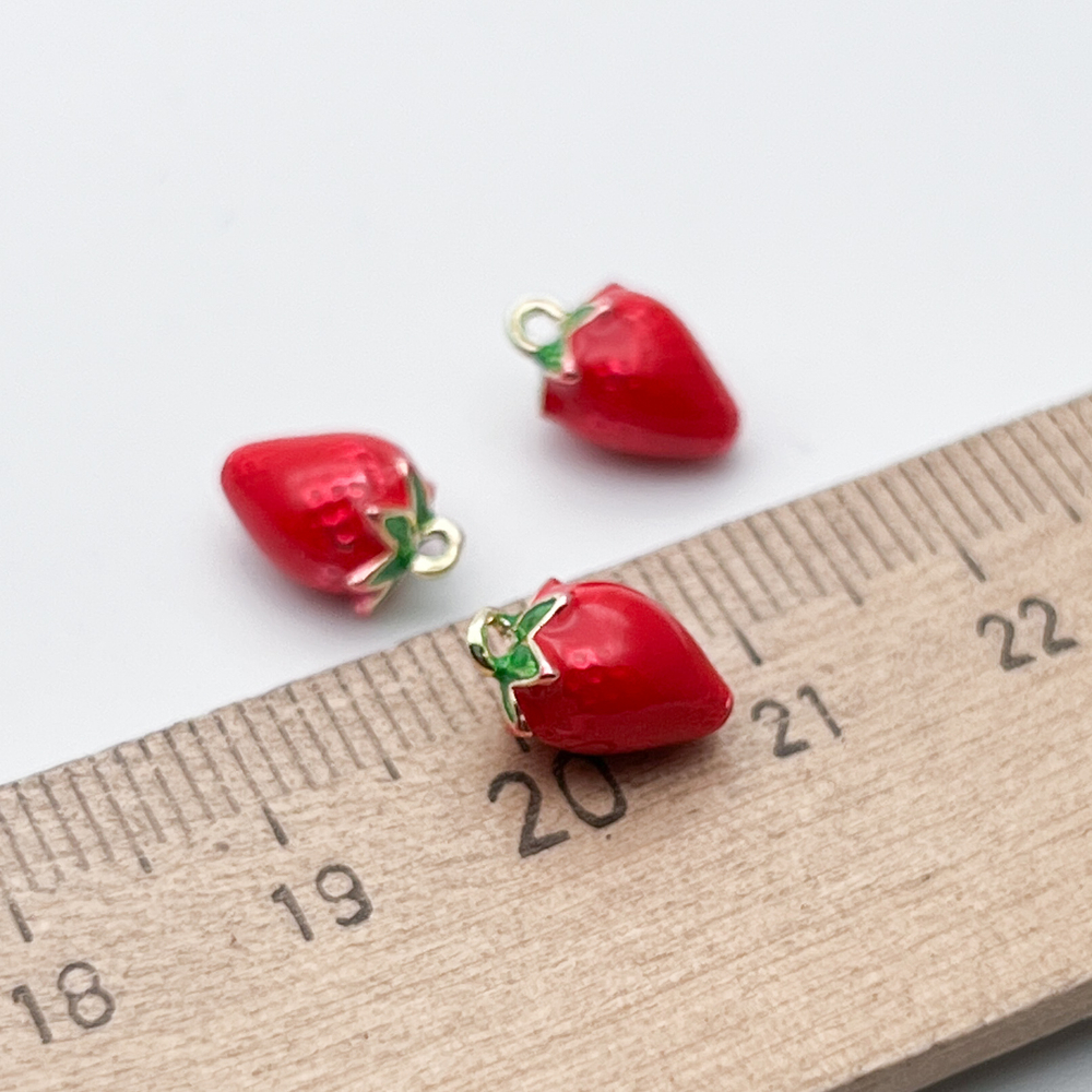 Подвеска Клубника, цвет золото, размер 11*7 мм, цена за 1 шт