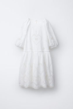 ZARA ПЛАТЬЕ С ВЫШИВКОЙ «СЕРДЦА», БЕЛЫЙ/РОЗОВЫЙ