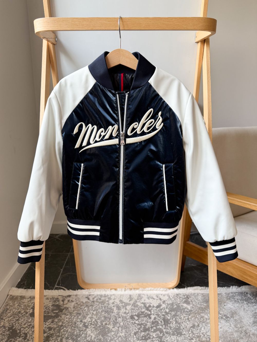 Пуховый бомбер Moncler, 128