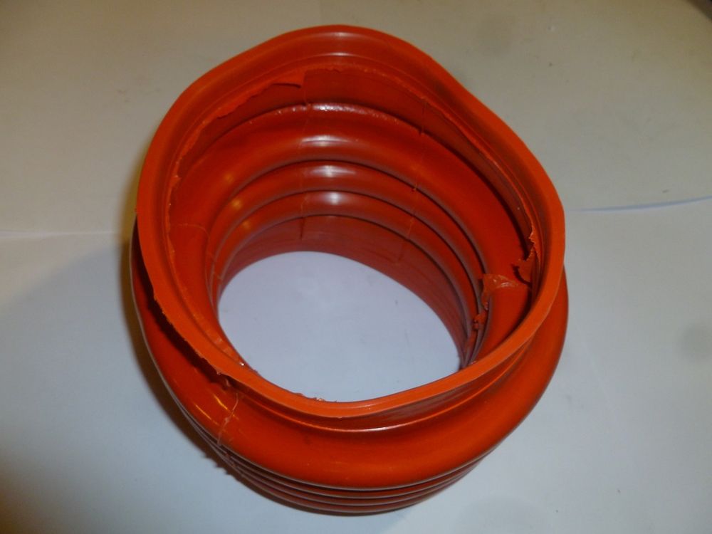 Кожух гофрированный HCD90B (Длина окружности=585 мм)/Dust cover