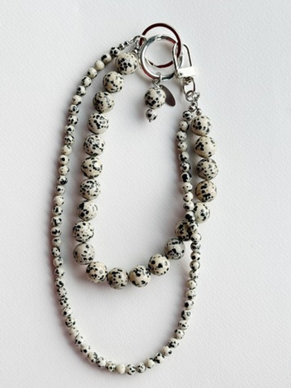 Подвес из долматиновой яшмы