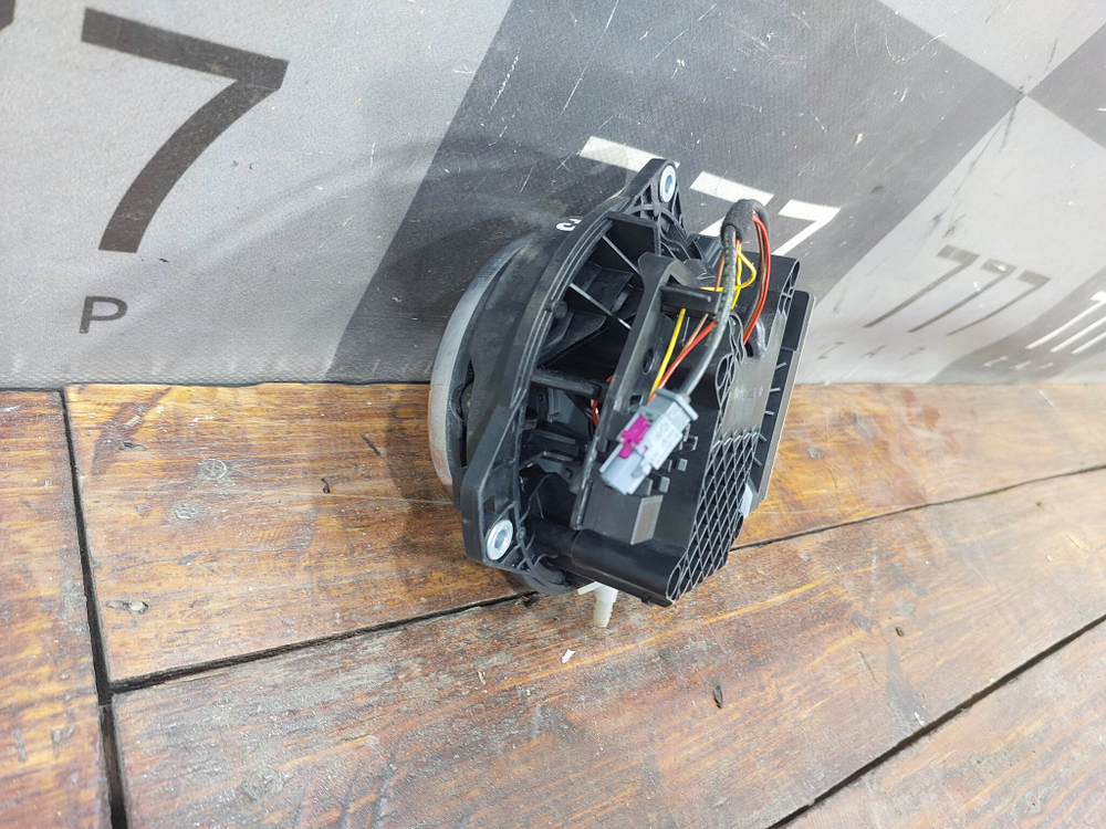 Кнопка открывания багажника c камерой Volkswagen Polo 6 20-нв Б/У Оригинал 6N5827469D