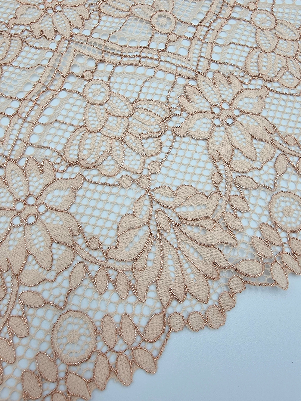 Кружево эластичное розовое шампанское с блеском К647