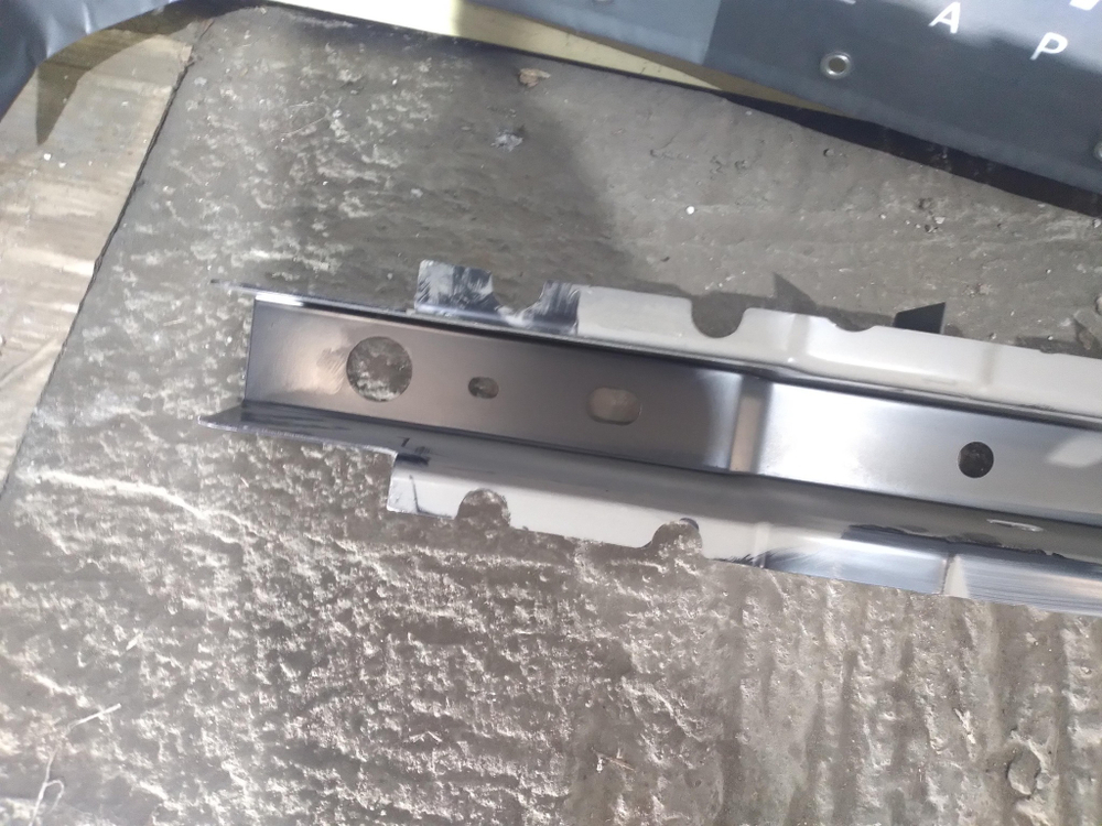 Лонжерон передний левый VW Transporter T5  Новый Оригинал 7E0803101C