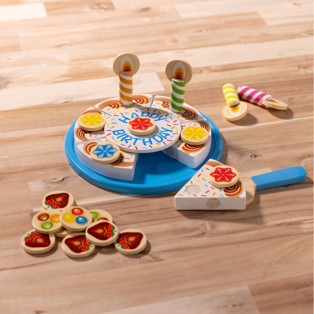 Spin Master 93611 20155234 — Игровой набор Melissa & Doug деревянный праздничный торт с 33 аксессуарами — фото 8