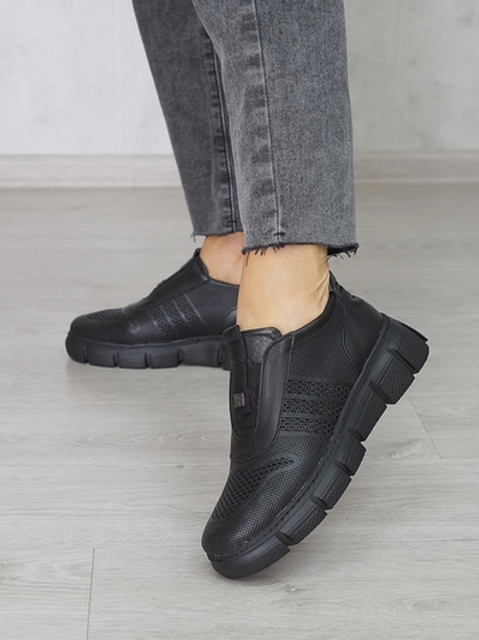 Кроссовки женские летние