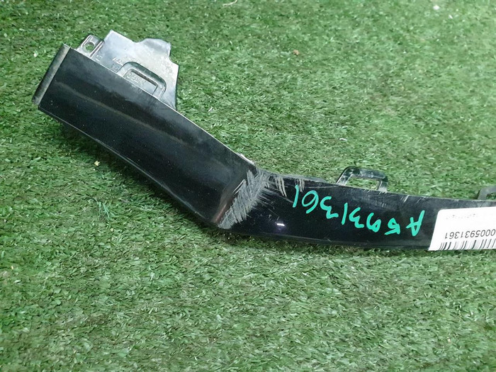 Молдинг переднего бампера правый Mercedes C w205 (2014-2018) AMG