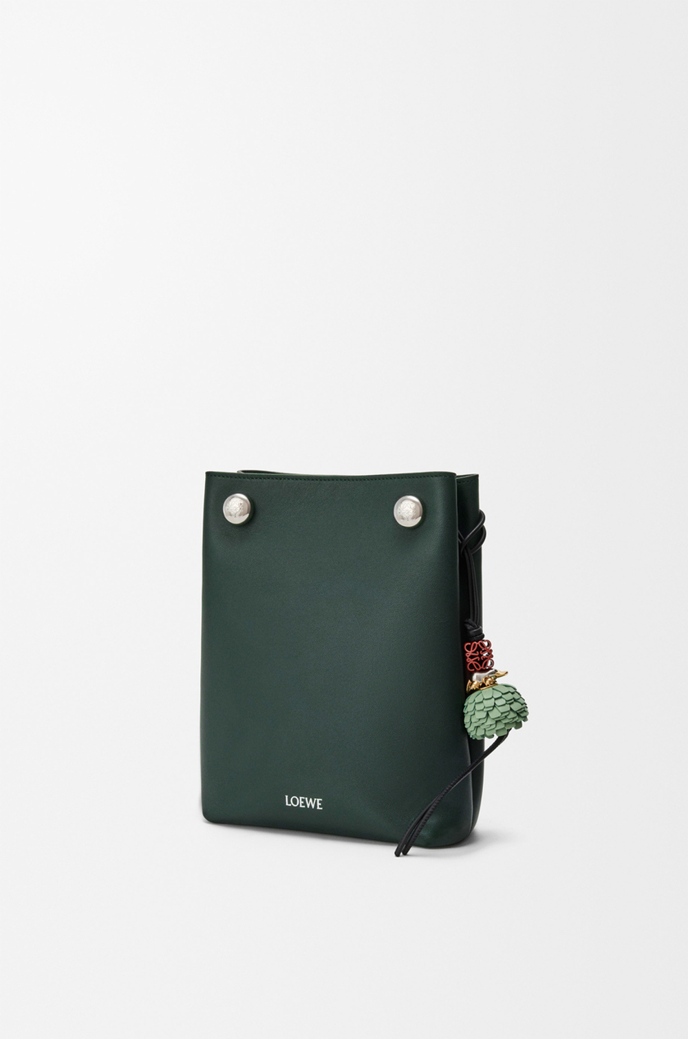 Loewe Сумка-мешок Pebble из гладкой телячьей кожи, зеленый