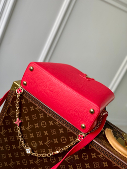 Louis Vuitton Capucines BB