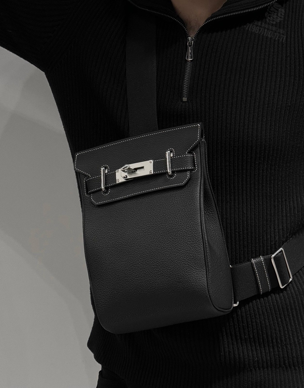 Нагрудная сумка-слинг Hermes