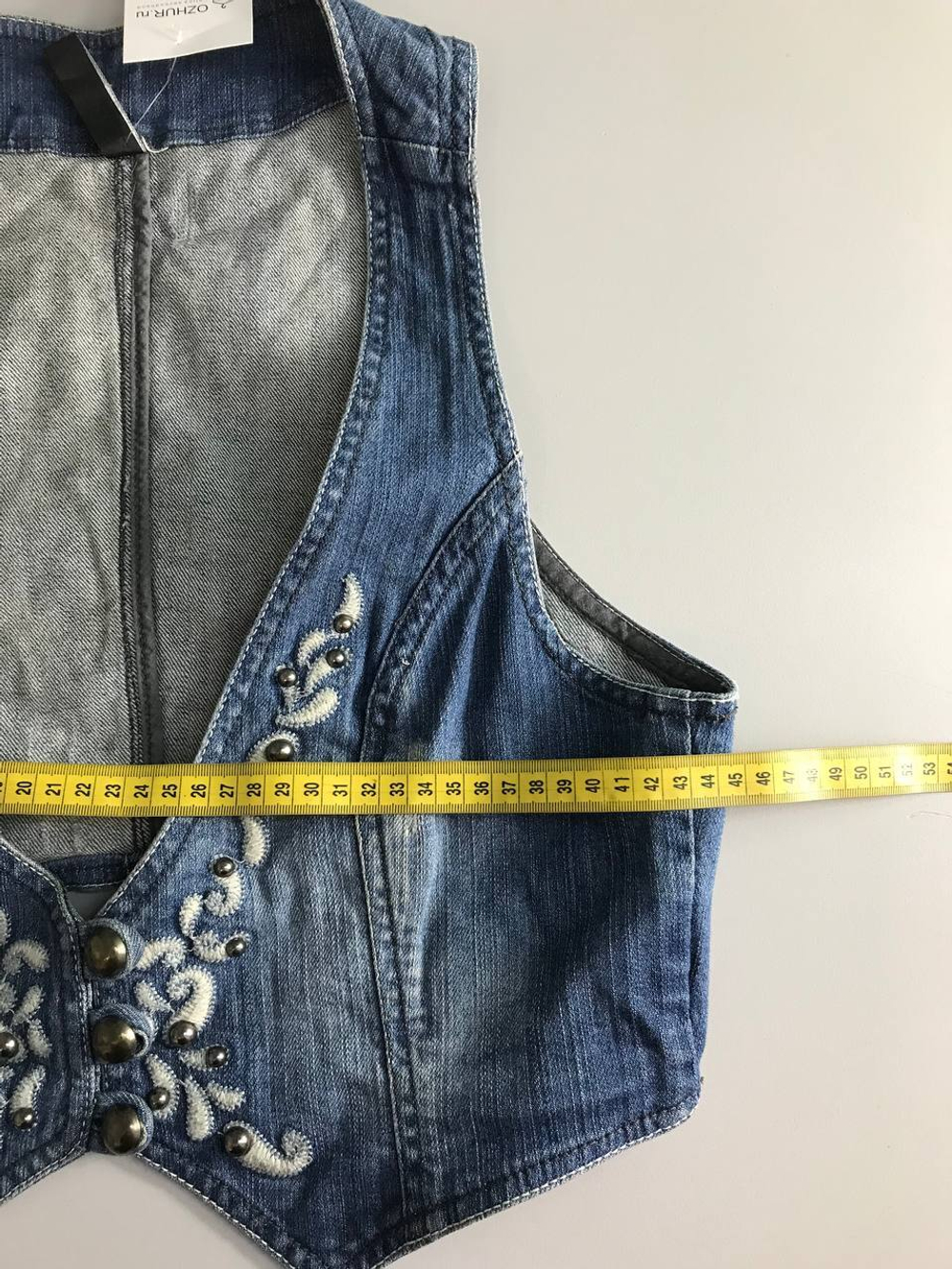 Жилетка Colours джинсовая, маркировка L, визуально на 48 размер