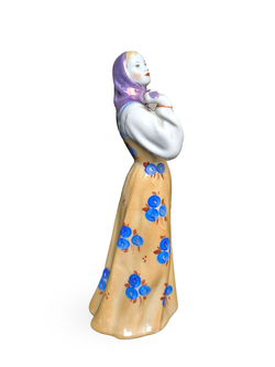 Фарфоровая статуэтка "Плясунья Маша" (Дулёво)