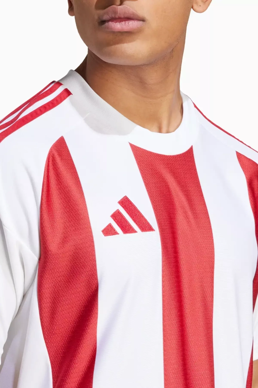 Футболка adidas Striped 24