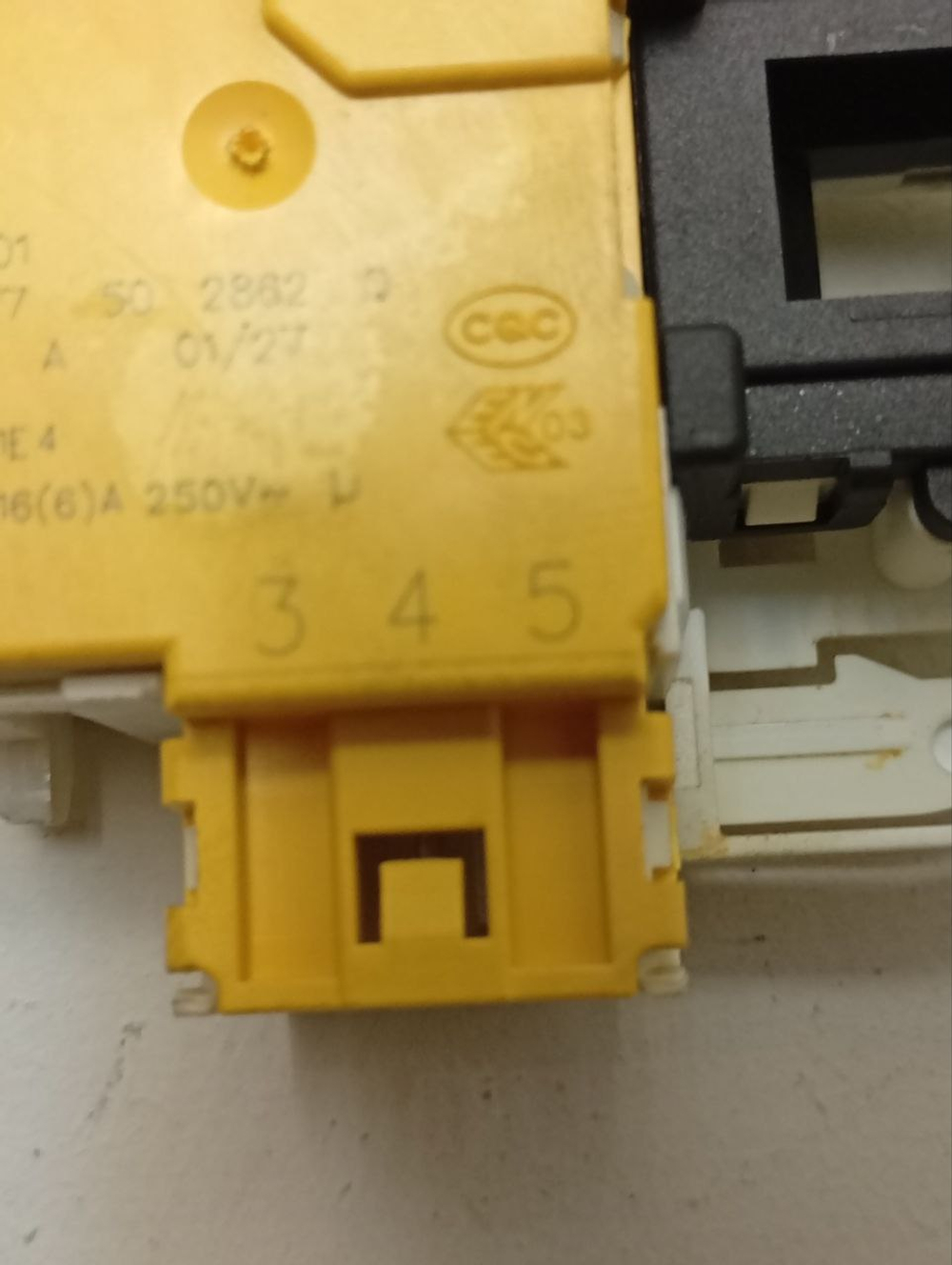 RST703DW кт18 Устройство блокировки люка (Замок) для стиральных машин Ariston Indesit INT016ID б/у