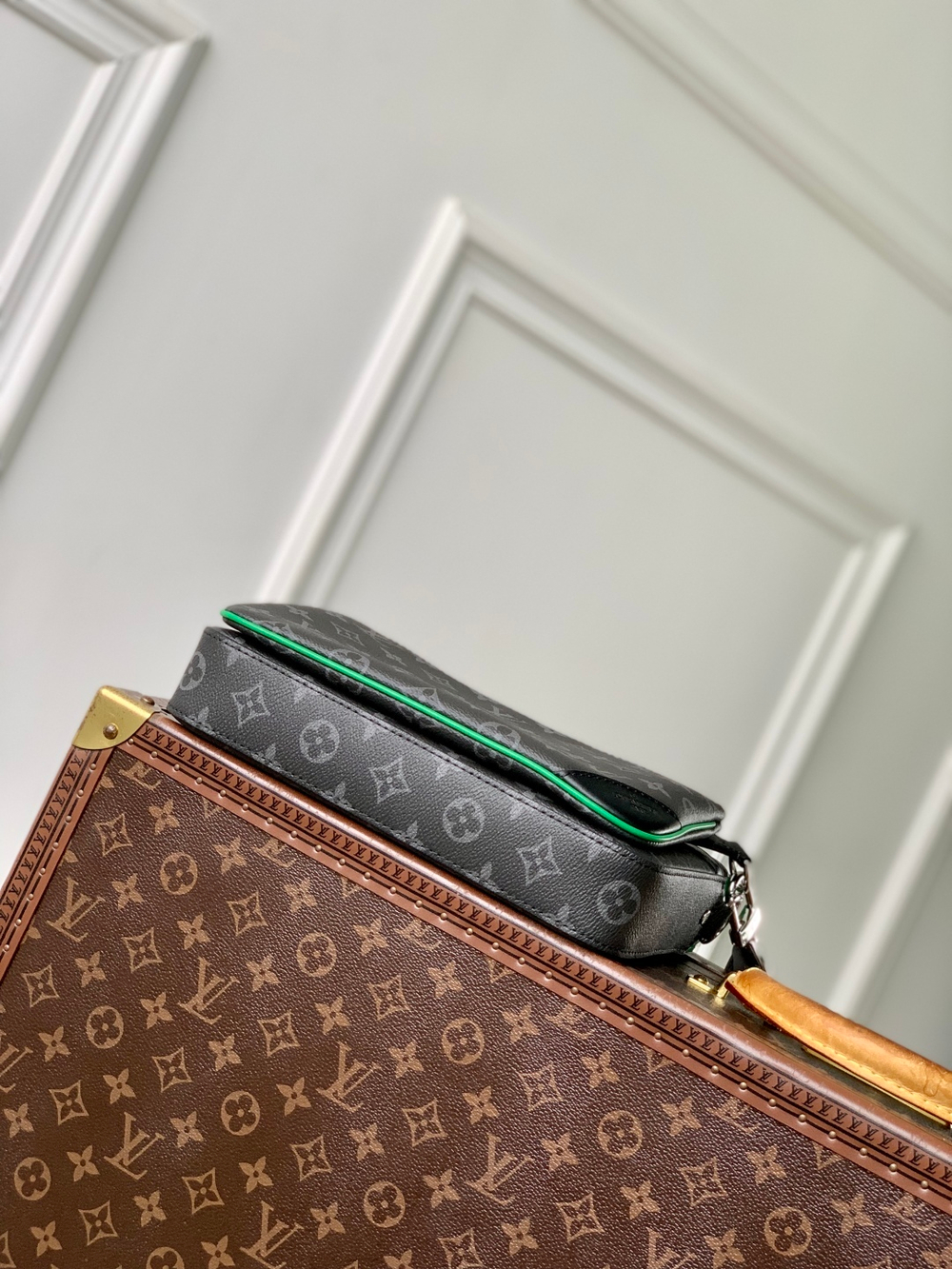 Louis Vuitton Trio Messenger