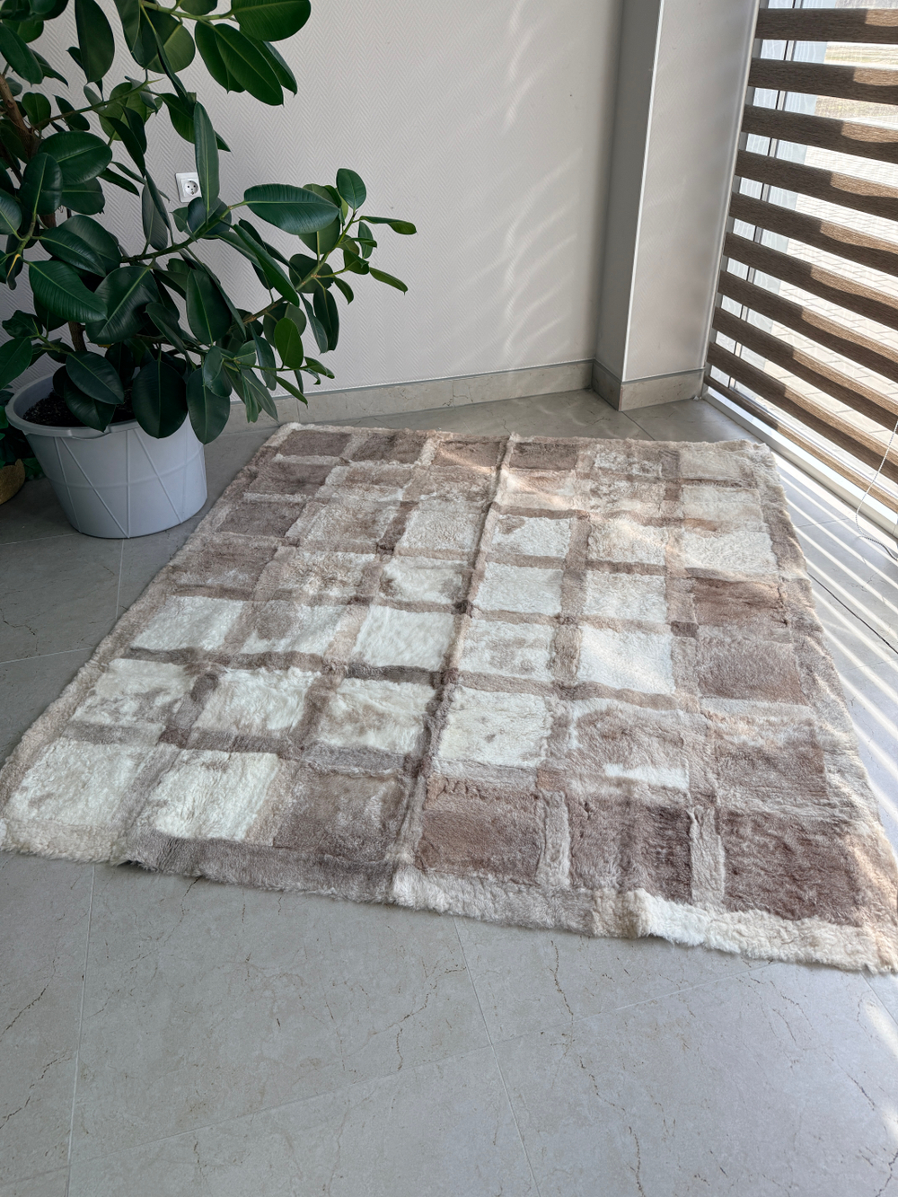 Ковер прямоугольный натуральный мех овчина, 200 х 180 см.