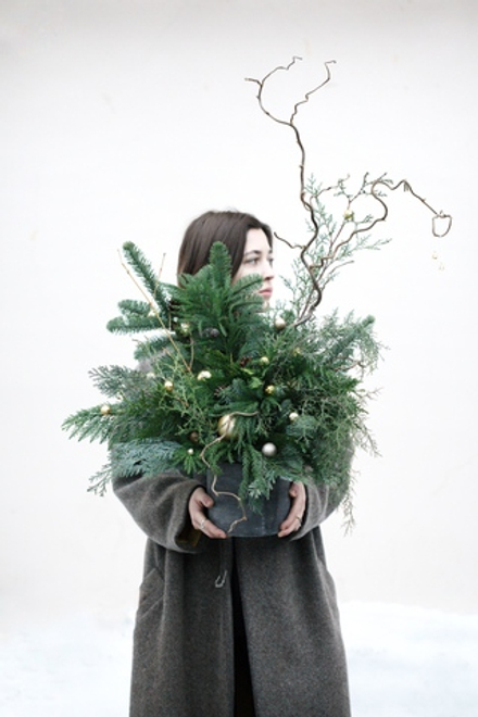 Новогодняя композиция в бетонном кашпо № 13