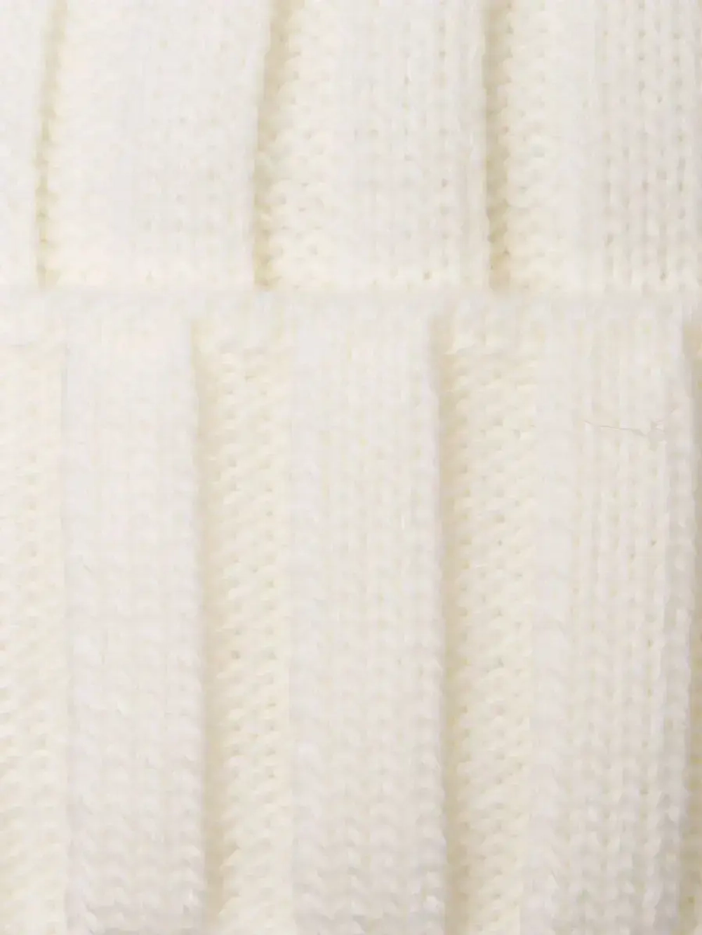 Шапка детская зимняя вязаная с помпоном