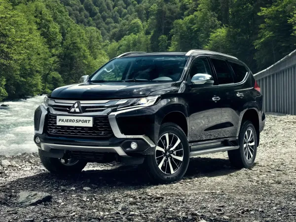 Оклеили целиком Mitsubishi Pajero Sport полиуретановой пленкой