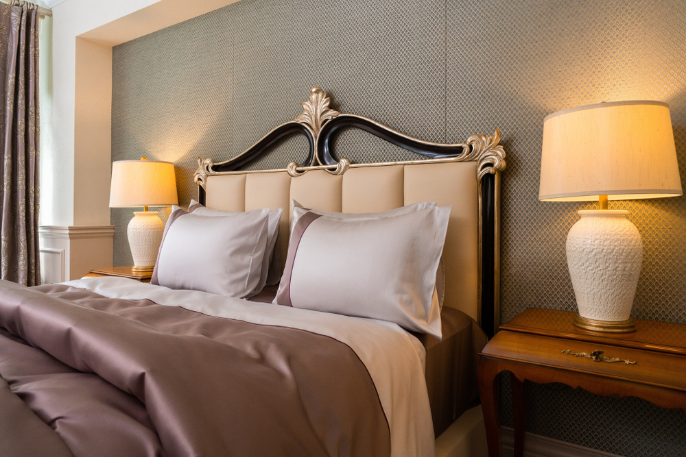 Постельное белье 2 спальное евро макси Сlaire Batiste Atelier Valmont серо-розовое