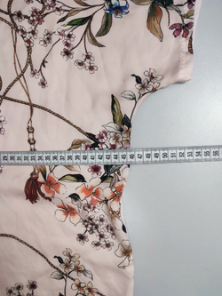 Блузка с красивым принтом 46 размер